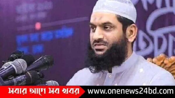 মাওলানা মামুনুল হককে নিয়ে কটূক্তি করায় যুবক লাঞ্ছিত, আটক ৩