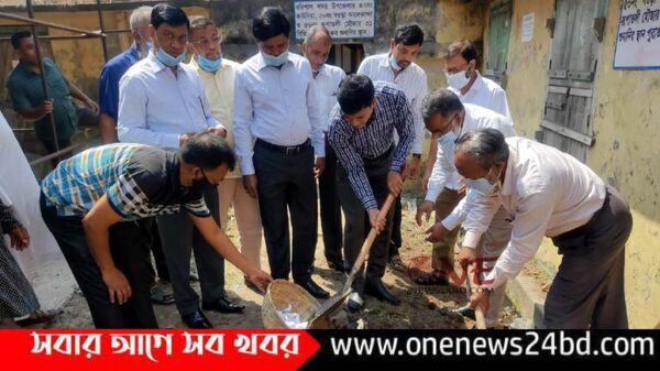 বঙ্গবন্ধুর জন্মবার্ষিকী উপলক্ষে বিভাগীয় ভূমি কমপ্লেক্সে পরিচ্ছন্নতা অভিযান