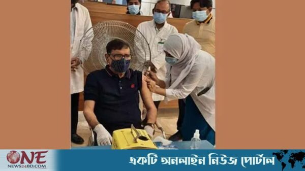 করোনার টিকা নিলেন ওবায়দুল কাদের