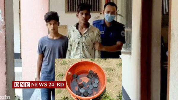 সিরাজগঞ্জের উল্লাপাড়ায় ২১টি ককটেলসহ দুই যুবক আটক