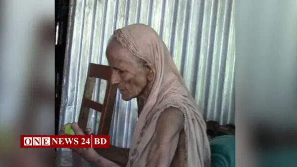 বউ নিয়ে সরকারি কর্মকর্তা থাকেন পাকাঘরে, মাকে রাখেন গোয়ালে!