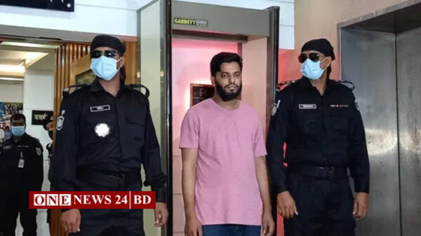গ্রাহকের গ্যাস বিলের ১০ কোটি টাকা হাতিয়ে নিয়েছেন তিনি!