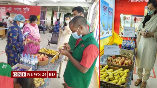 বেনাপোলে ভারত ফেরত যাত্রীদের জন্য সাজানো রয়েছে খাবার