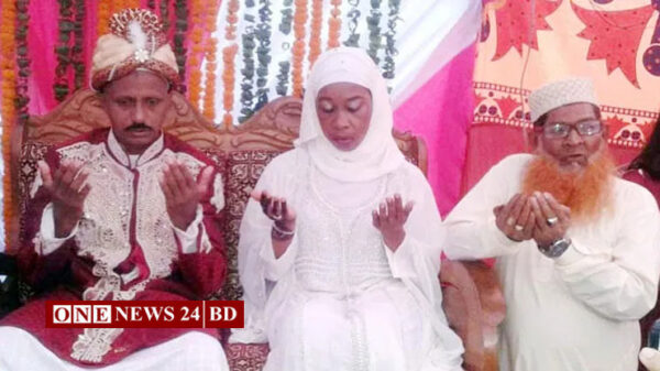 প্রেমের টানে যুক্তরাষ্ট্র থেকে চাঁদপুরে মার্কিন তরুণী