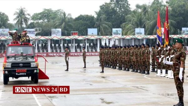 চট্টগ্রামে সেনাপ্রধান আজিজ আহমেদকে বিদায় সংবর্ধনা
