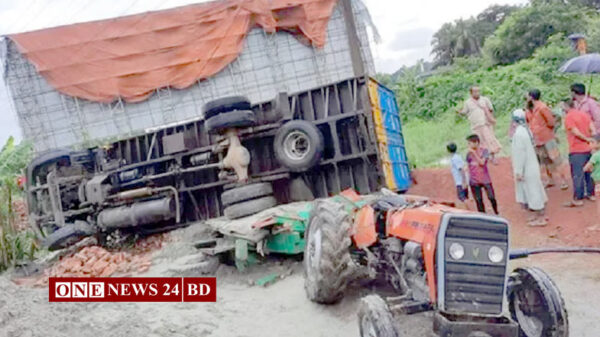 কভার্ডভ্যানের ধাক্কায় কুমিল্লায় ৩ জনের প্রাণহানি