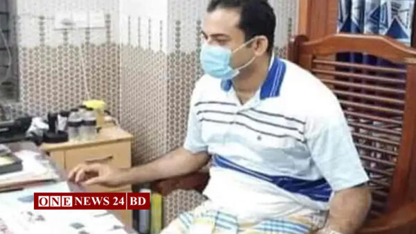 অসুস্থ ওসি’র লুঙ্গি পরে অফিস!
