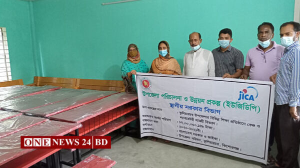 কুলিয়ারচরে স্কুল কলেজে বেঞ্চ ও ল্যাবরেটরি সামগ্রী হস্তান্তর