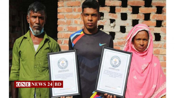 এক পায়ে দড়ি লাফিয়ে বিশ্ব রেকর্ড করলো বাংলাদেশের তরুণ