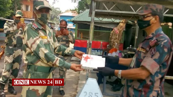 ঈদ উপলক্ষে সীমান্তে বিজিবি ও বিএসএফের মিষ্টি বিনিময়