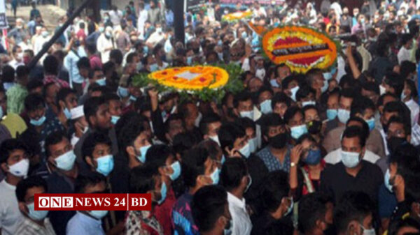 ২১ আগস্টের শহীদ বেদীতে আওয়ামী লীগের শ্রদ্ধা
