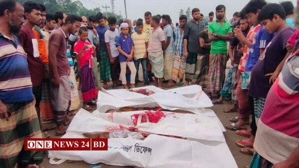 সিরাজগঞ্জে কাভার্ড ভ্যানের ধাক্কায় নিহত ৩