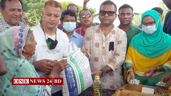 লালপুরে ত্রাণ পেল ৩শতাধিক বন্যায় ক্ষতিগ্রস্থ পরিবার