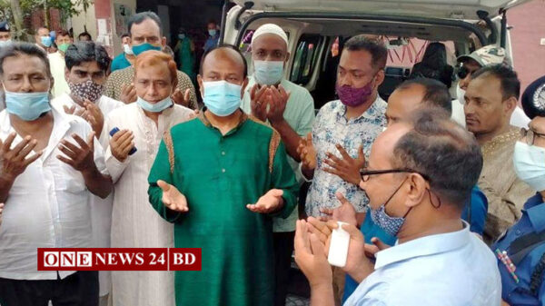 তাড়াইলে সরকারি এ্যাম্বুলেন্স উদ্ভোধন করেছেন মুজিবুল হক চুন্নু এমপি