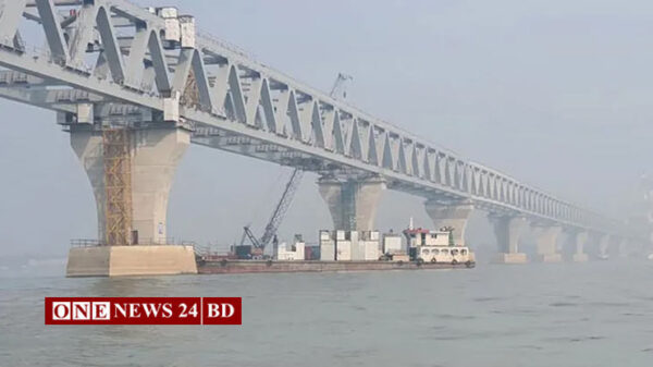 পদ্মা সেতুর নিচ দিয়ে ফেরি চলাচলে নতুন সিদ্ধান্ত