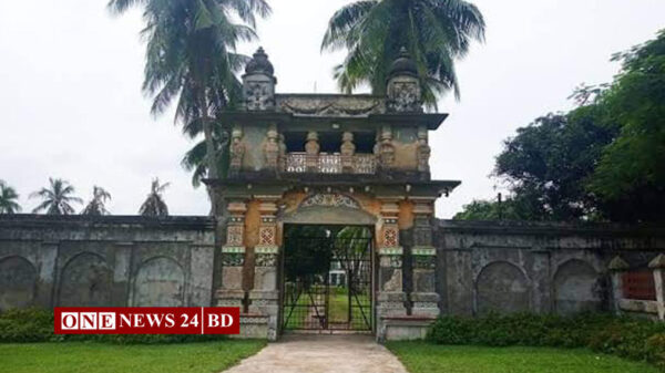 কালের সাক্ষী হয়ে দাঁড়িয়ে আছে গাঙ্গাটিয়া জমিদার বাড়ি