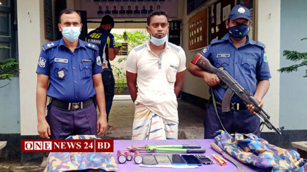 নওগাঁর সাপাহারে আর্মড পুলিশের নকল পোশাক'সহ মোটর সাইকেল ছিনতাইকারী আটক