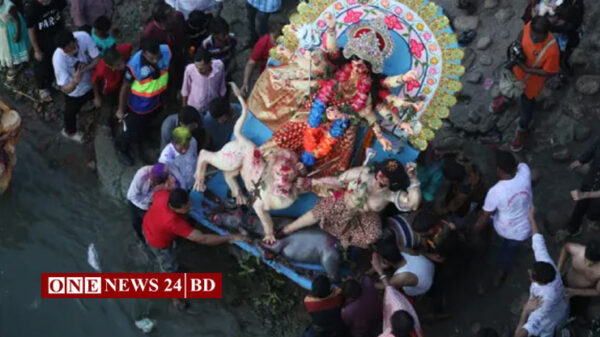 প্রতিমা বিসর্জনে শেষ হলো দুর্গোৎসব
