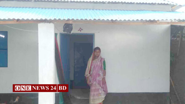 নওগাঁয় প্রধানমন্ত্রীর উপহার পাকা ঘরে ঘুমাতে পারছেন আদিবাসীরা