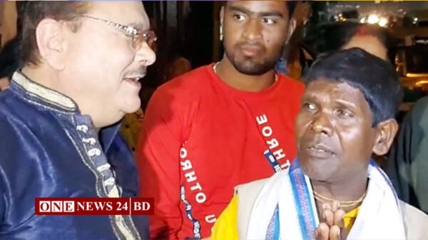 এবার ভোটের প্রচারে কাঁচা বাদাম বিক্রেতা ভুবন