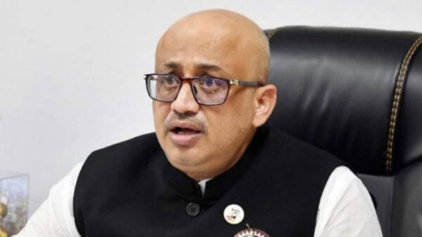 প্রতিমন্ত্রী মুরাদকে পদত্যাগের নির্দেশ