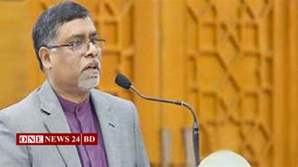 ‘বাস-ট্রেন-লঞ্চে যাত্রী অর্ধেক, ৮টায় দোকান বন্ধ’
