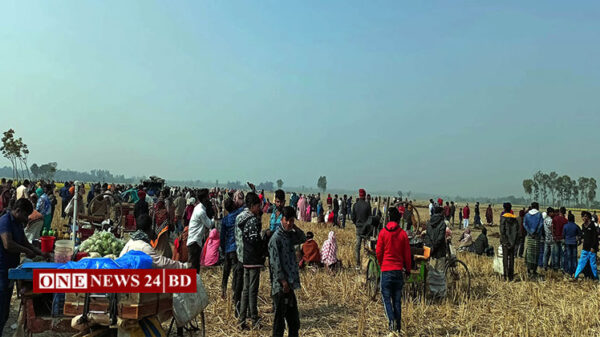 নওগাঁর ধামইরহাট সীমান্তে দুই বাংলার মিলনমেলা