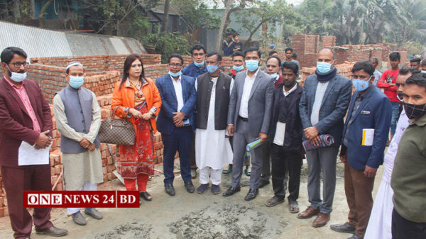 ভৈরবে গৃহহীনদের জন্য বরাদ্ধকৃত গৃহ নির্মাণকাজ পরিদর্শন