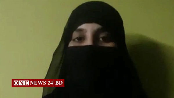 হিজাব খুলতে বলায় চাকরি ছাড়লেন প্রভাষক