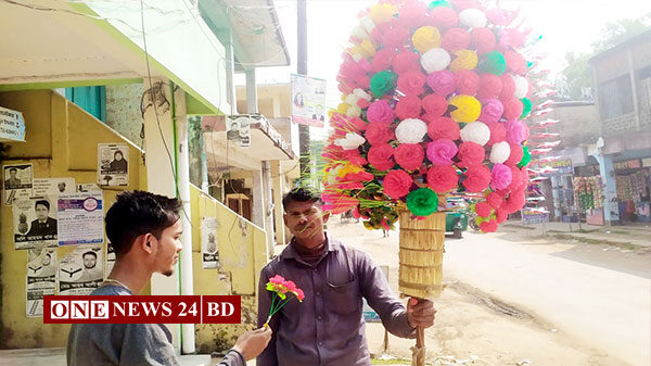 প্লাস্টিক ফুল ফেরিওয়ালার নাম ‘হিটলার’