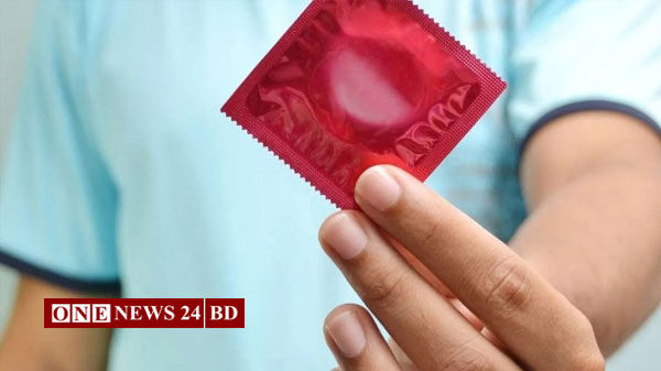 কনডমের জন্য রাশিয়ায় দীর্ঘ লাইন!