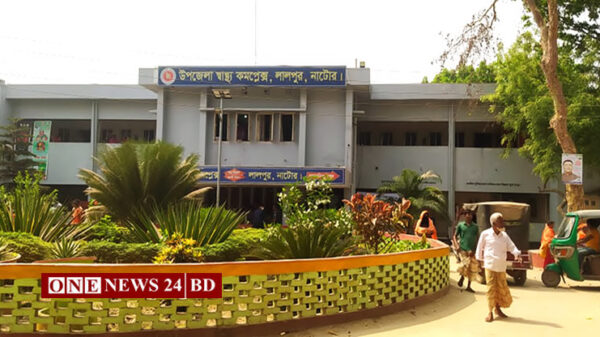 পিকনিকের বাসে পৃষ্ট হয়ে এক শিশু নিহত