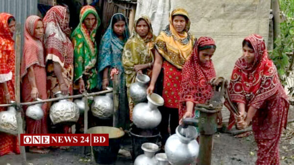 হোসেনপুরে খাবার পানির তীব্র সংকট ; বৃদ্ধি পাচ্ছে পানিবাহিত রোগ