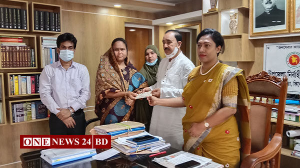 পাকুন্দিয়ায় ক্যান্সার আক্রান্তদের মাঝে আর্থিক সহায়তা