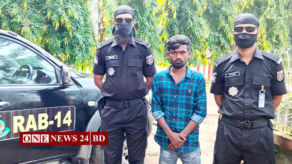 প্রাইভেটকারের ভিতর পাওয়া গেল ৫৬ কেজি গাঁজা, আটক ১