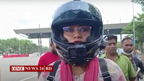 নারী বাইকচালক হিসেবে প্রথম পদ্মা সেতু পাড়ি দিলেন যিনি