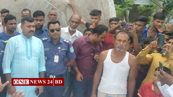 নিকলী থানা পুলিশের সহযোগিতায় পানিবন্দি মানুষের মাঝে ত্রাণ সামগ্রী বিতরণ
