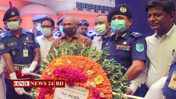 কিশোরগঞ্জের শোলাকিয়ায় জঙ্গি হামলায় নিহতদের স্মরণে জেলা পুলিশের শ্রদ্ধা