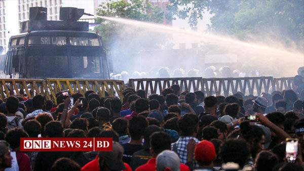 পালালেন লঙ্কান প্রেসিডেন্ট, বাড়িতে ঢুকে পড়েছে বিক্ষোভকারীরা