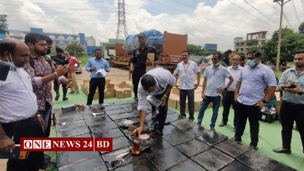 র‌্যাবের অভিযানে বিপুল পরিমাণ বিদেশি মদসহ আটক ২