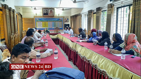 হোসেনপুরে ছবিসহ ভোটার তালিকার তথ্য সংগ্রহকারী ও সুপারভাইজারদের প্রশিক্ষণ 