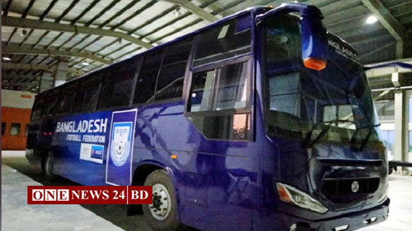 উয়েফা থেকে বাস উপহার পেল বাফুফে