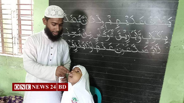 তাড়াইলে শিক্ষার্থীদের মাঝে কৃমি নাশক ওষুধ ও রক্তের গ্রুপ নির্নয়