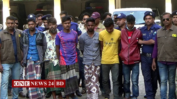 নওগাঁয় আন্ত:জেলা ডাকাত দলের ৬সদস্য আটক