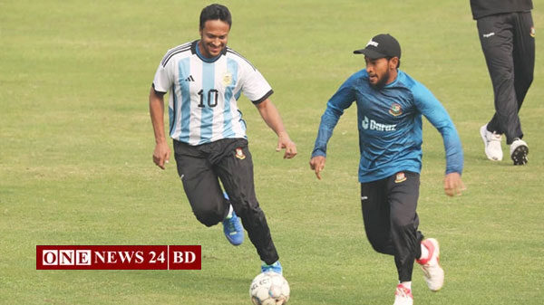 ফুটবলে আচ্ছন্ন সাকিব, মেসির জার্সিতেই অনুশীলন