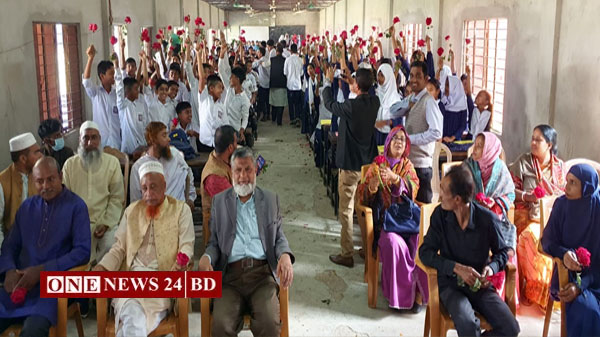 কিশোরগঞ্জ টেক্সটাইল মিলস্ আদর্শ উচ্চ বিদ্যালয়ে নবীন বরণ অনুষ্ঠিত 