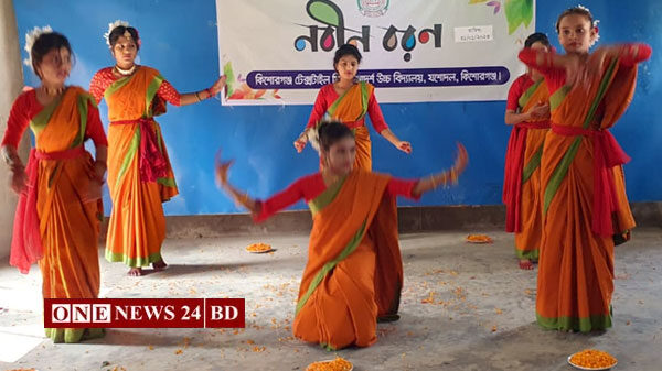 কিশোরগঞ্জ টেক্সটাইল মিলস্ আদর্শ উচ্চ বিদ্যালয়ে নবীন বরণ অনুষ্ঠিত