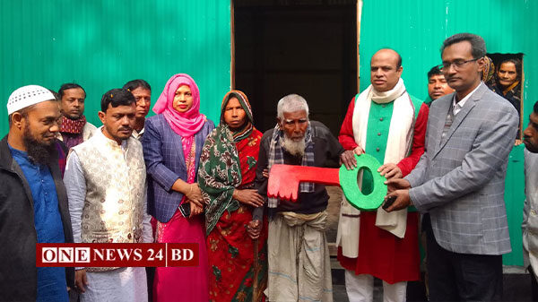 কৃষিবিদ হুমায়ুনের দেওয়া নতুন ঘরে উঠলেন আছিয়া