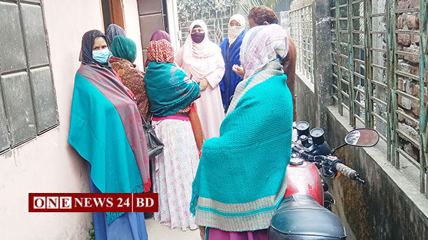 পাকুন্দিয়ায় বকেয়া বেতনের দাবীতে শিক্ষকদের অবস্থান কর্মসূচী পালন