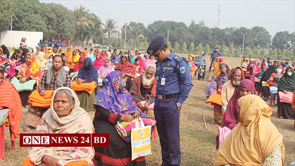 নওগাঁয় পুলিশ সার্ভিস এ্যাসোসিয়েশনের ৫শ কম্বল বিতরন